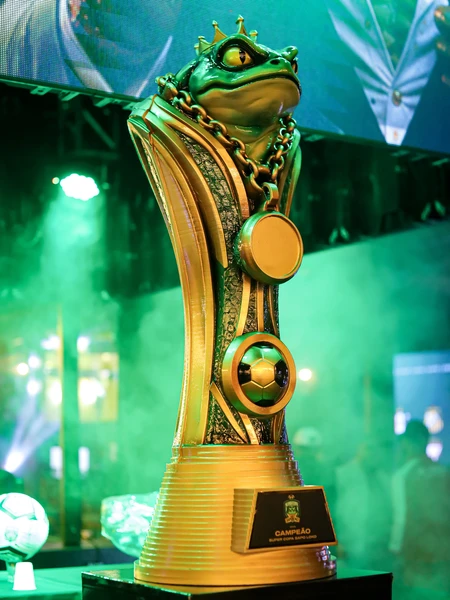 Animação do troféu da Super Copa Sapo Loko